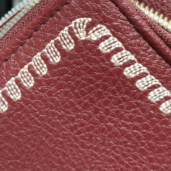 Burgundy Pebbled Faux Leather Zip Wallet Embroidered Wristlet Card Organizer - Picture 4 of 7